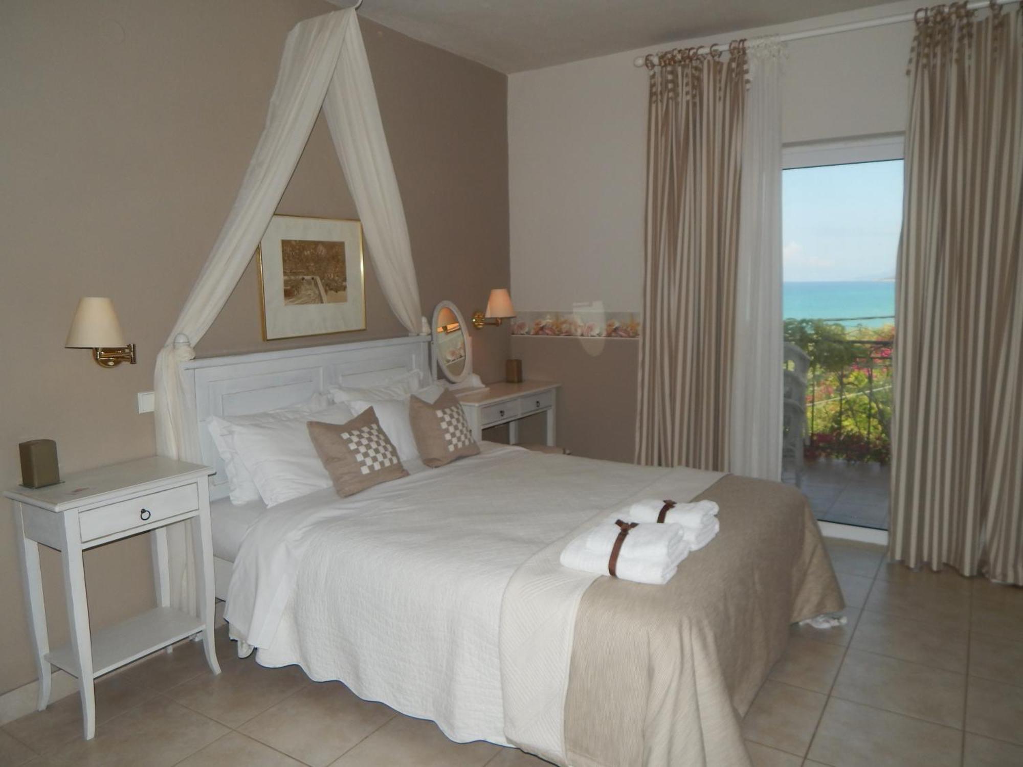 Palmina Mare Villa And Studios Paralia Vrachou Extérieur photo