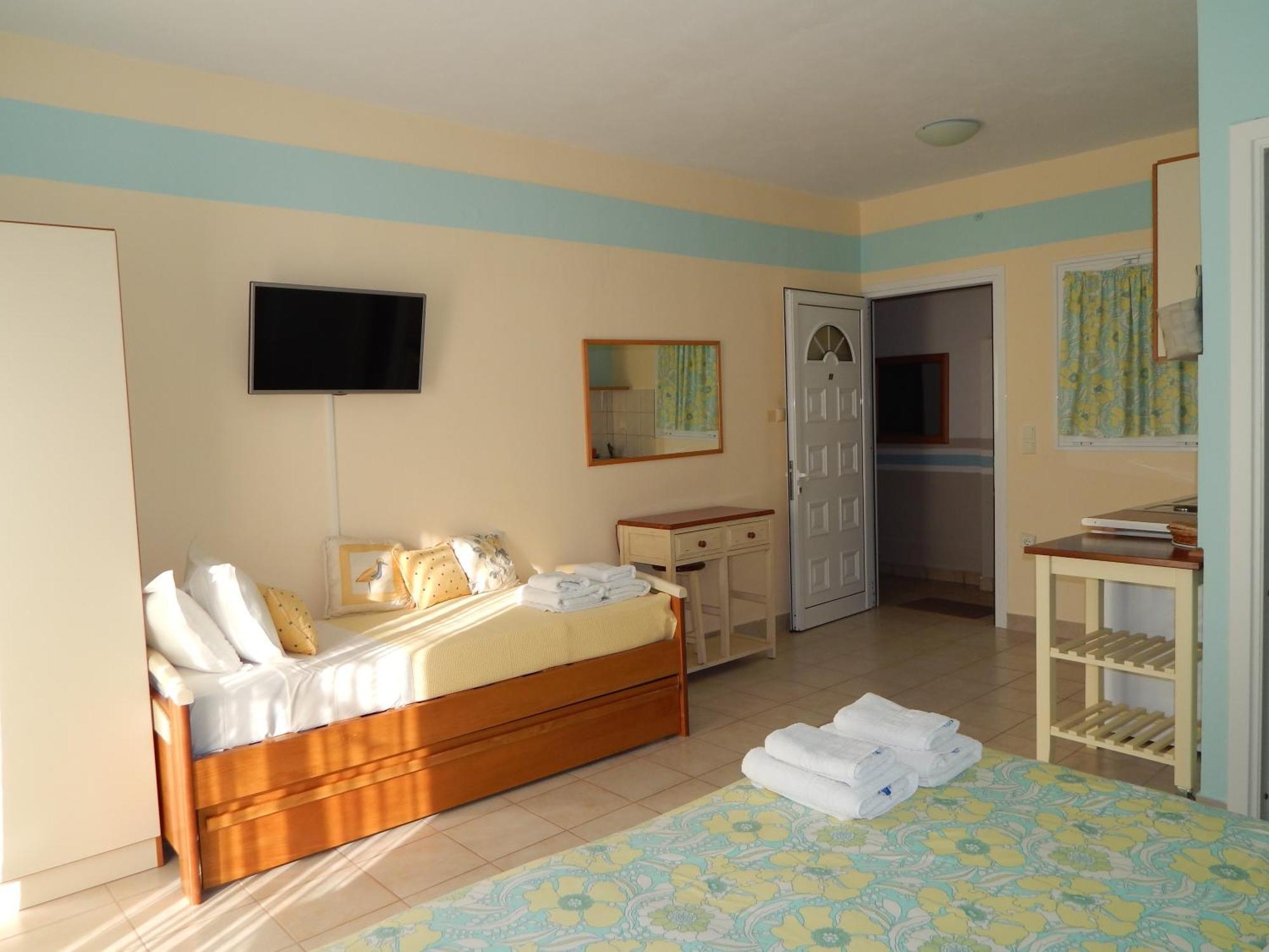Palmina Mare Villa And Studios Paralia Vrachou Extérieur photo