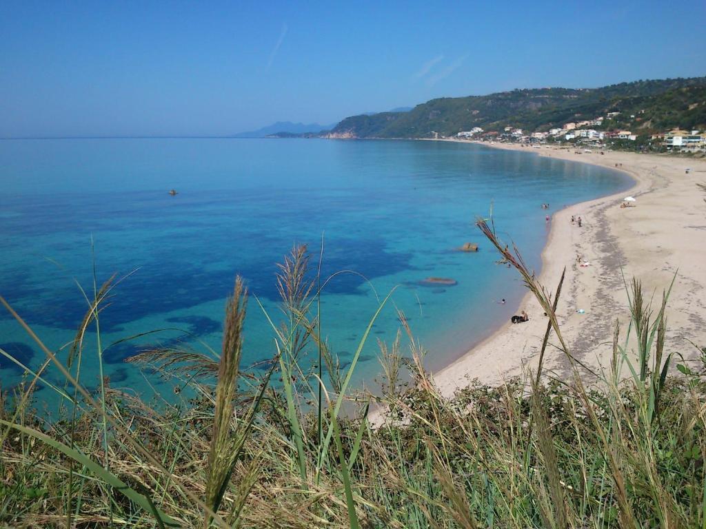 Palmina Mare Villa And Studios Paralia Vrachou Extérieur photo